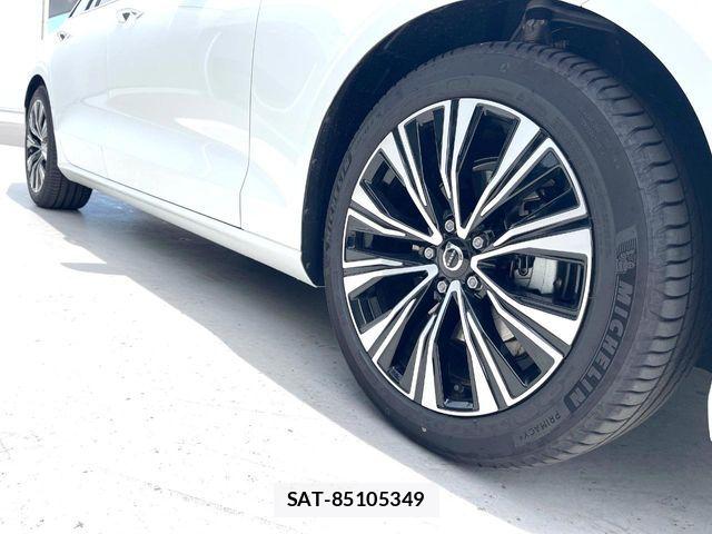 Volvo V60 2025-11 6817859-15