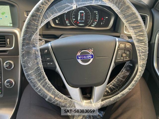 Volvo V60 2015-12 6915038-10