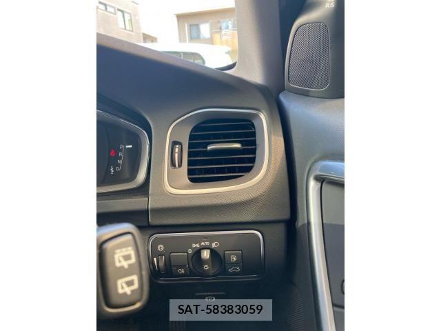 Volvo V60 2015-12 6915038-11