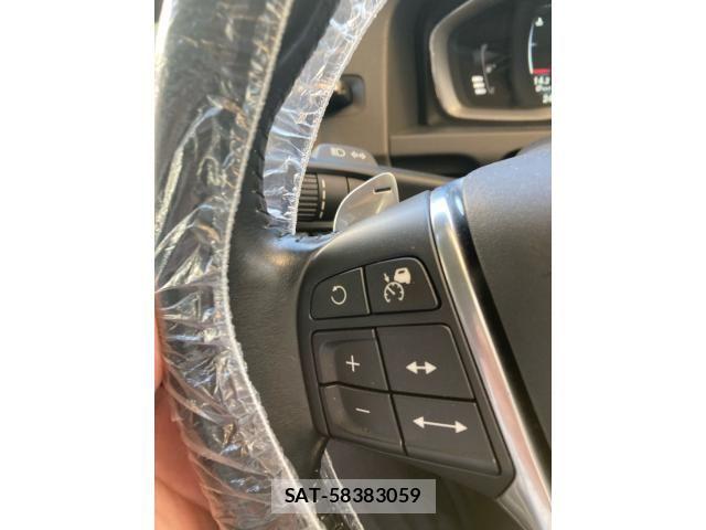 Volvo V60 2015-12 6915038-13