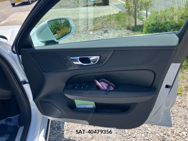 Volvo V60 2022-01 6915034-11