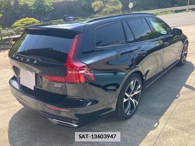 Volvo V60 2021-05 6915033-4