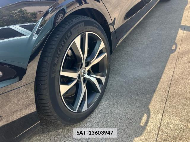 Volvo V60 2021-05 6915033-7