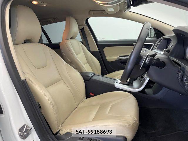 Volvo V60 2017-04 6999049-11