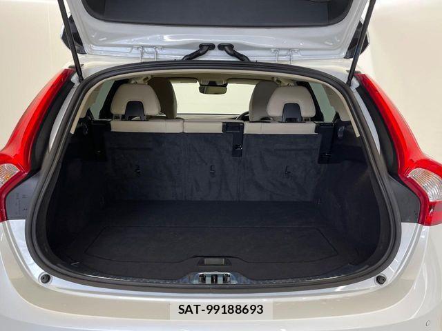 Volvo V60 2017-04 6999049-13