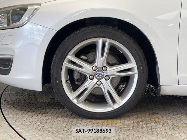 Volvo V60 2017-04 6999049-15