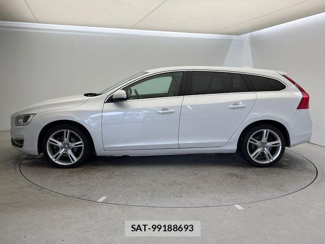 Volvo V60 2017-04 6999049-17