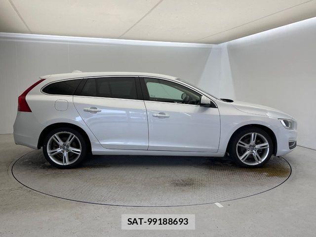 Volvo V60 2017-04 6999049-18