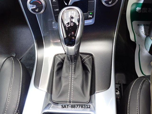 Volvo V60 2015-05 6999046-16