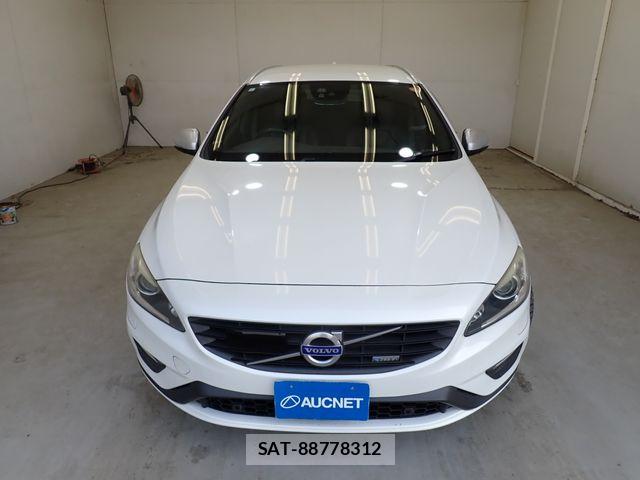 Volvo V60 2015-05 6999046-4
