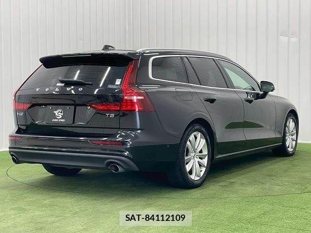 Volvo V60 2019-09 7226765-15