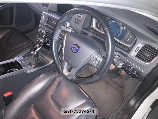 Volvo V60 2015-08 7226761-6