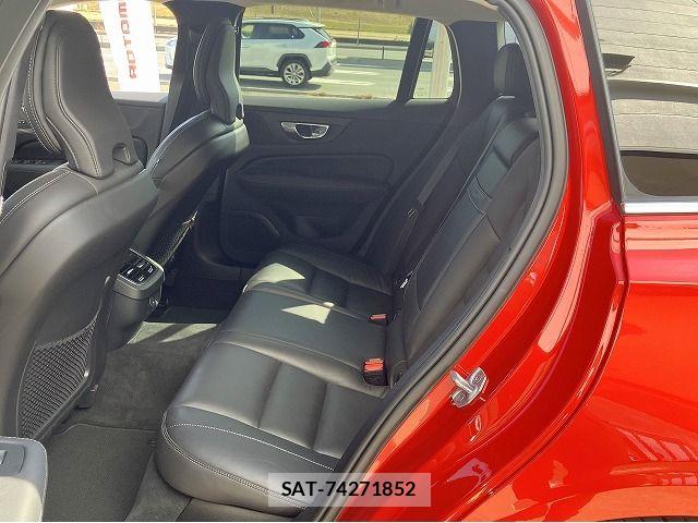 Volvo V60 2021-09 7226767-12