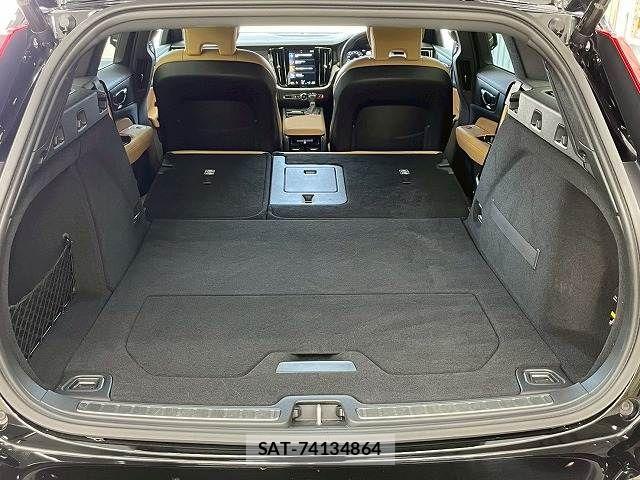 Volvo V60 2019-03 7226762-10