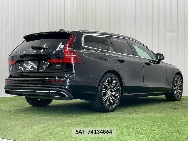 Volvo V60 2019-03 7226762-15