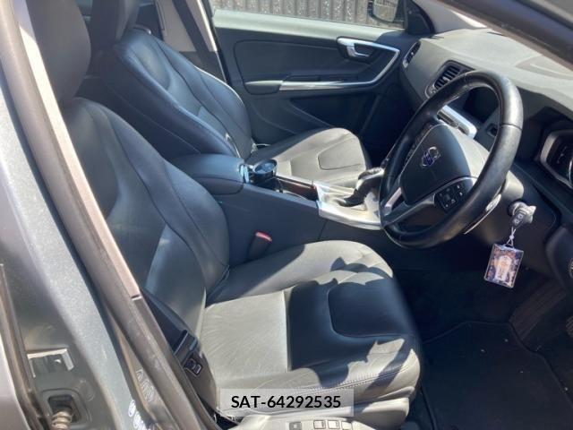 Volvo V60 2015-12 7226763-17