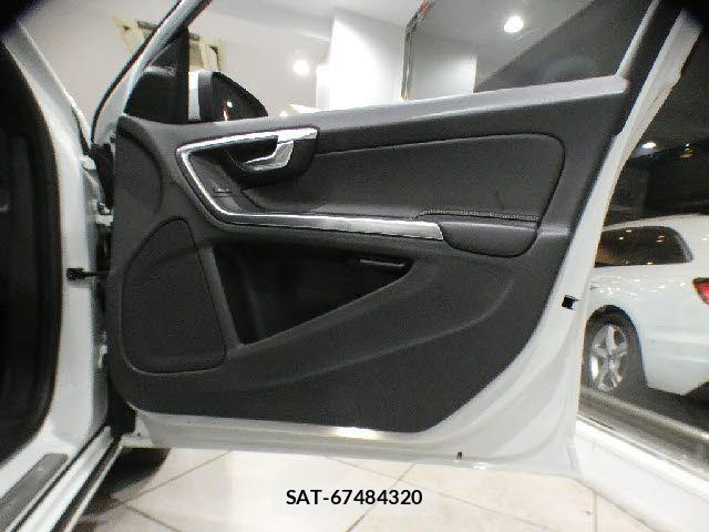 Volvo V60 2015-11 7226759-22