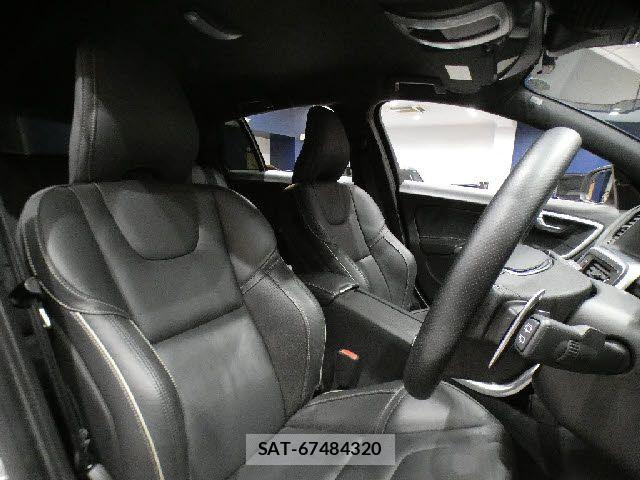 Volvo V60 2015-11 7226759-24