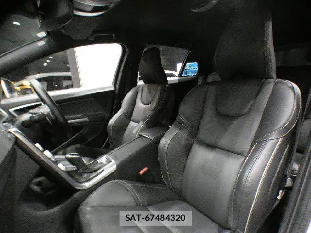 Volvo V60 2015-11 7226759-25