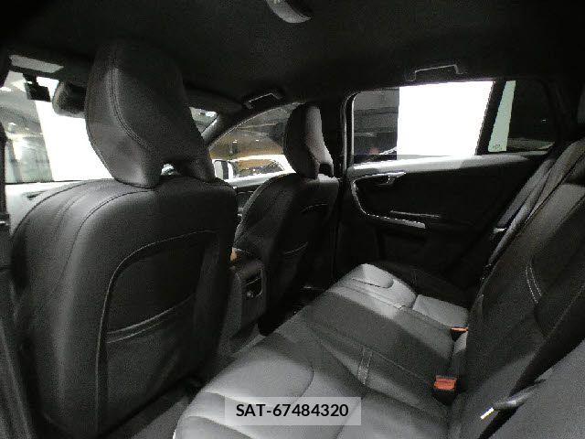 Volvo V60 2015-11 7226759-26