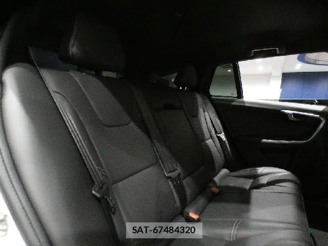 Volvo V60 2015-11 7226759-28