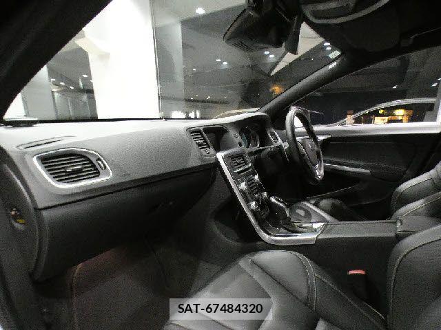 Volvo V60 2015-11 7226759-2