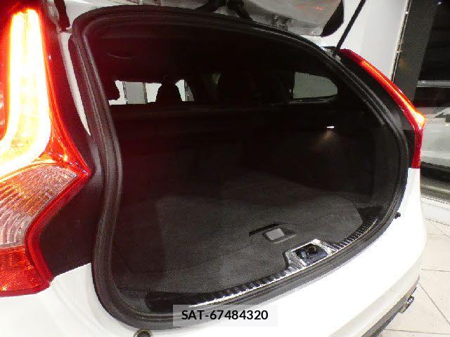Volvo V60 2015-11 7226759-7