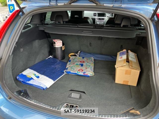 Volvo V60 2014-02 7226758-16