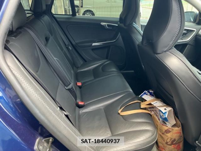 Volvo V60 2012-09 7252751-21