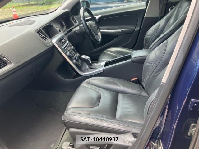 Volvo V60 2012-09 7252751-23