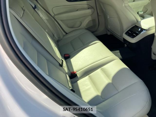 Volvo V60 2023-11 7273226-14