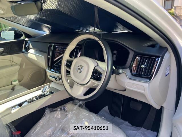 Volvo V60 2023-11 7273226-8