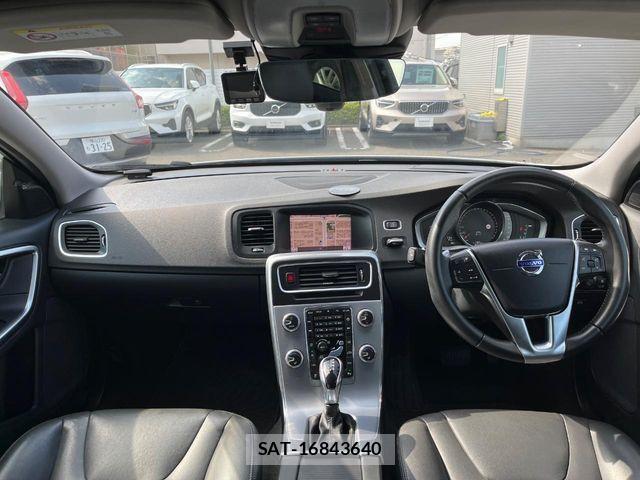 Volvo V60 2018-01 7273228-1