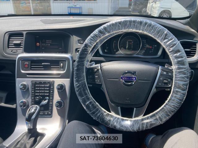 Volvo V60 2017-05 7273227-16