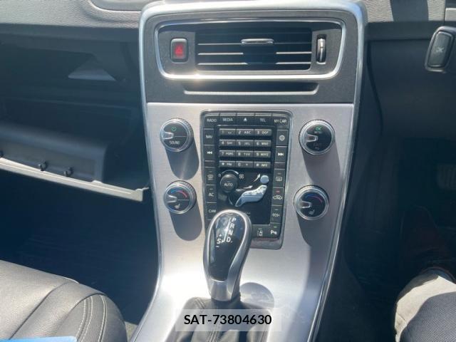 Volvo V60 2017-05 7273227-23