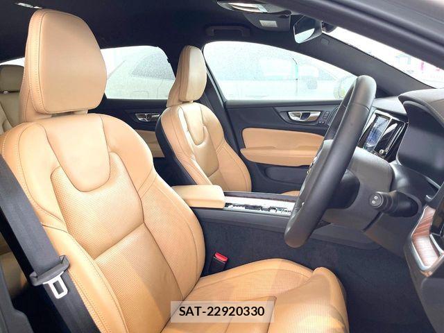 Volvo V60 2023-08 7330988-11