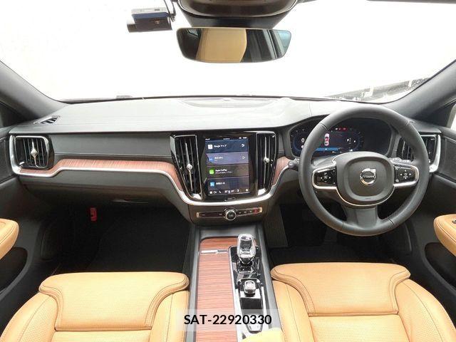 Volvo V60 2023-08 7330988-1