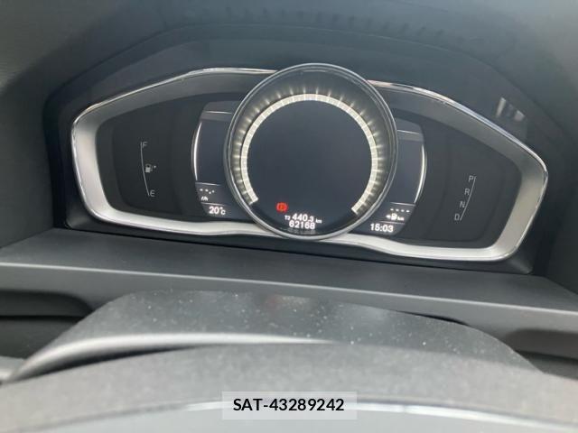 Volvo V60 2017-06 7330986-10