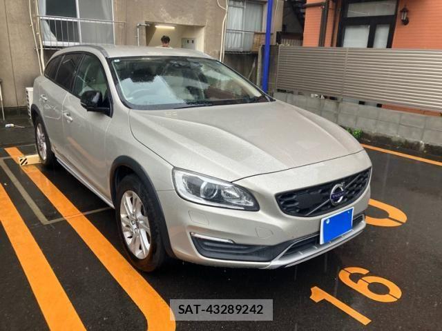Volvo V60 2017-06 7330986-1