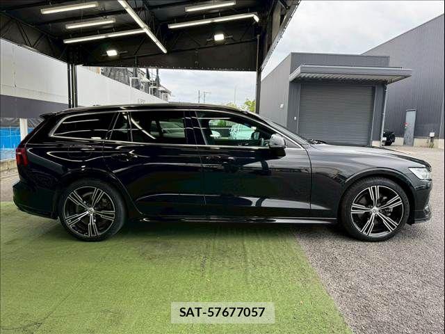 Volvo V60 2019-01 7360360-14