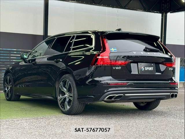 Volvo V60 2019-01 7360360-16