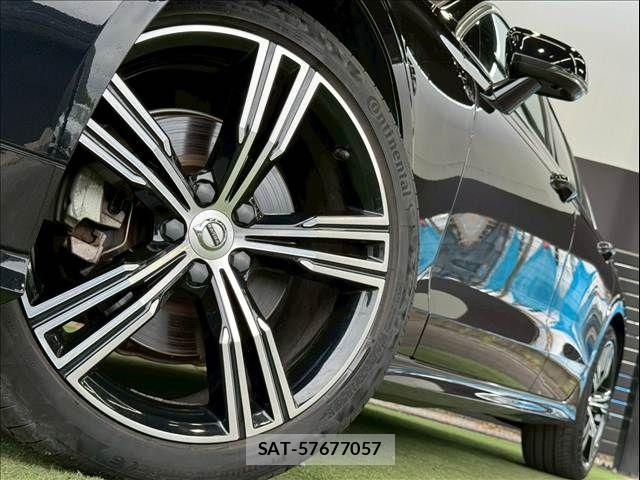 Volvo V60 2019-01 7360360-18