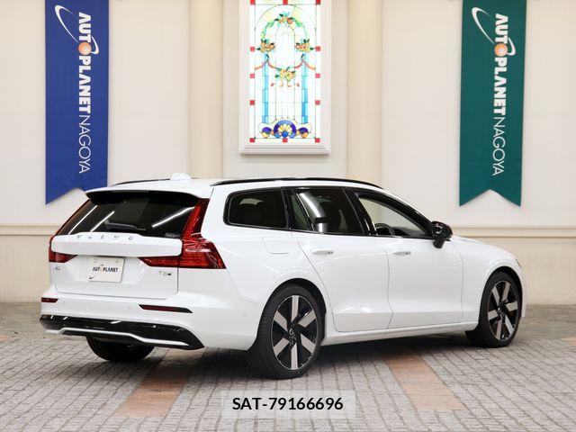 Volvo V60 2025-09 7360364-2