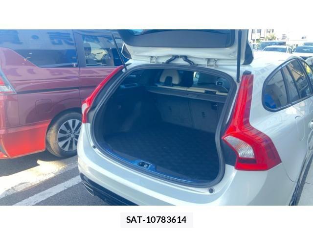 Volvo V60 2017-04 7394715-10