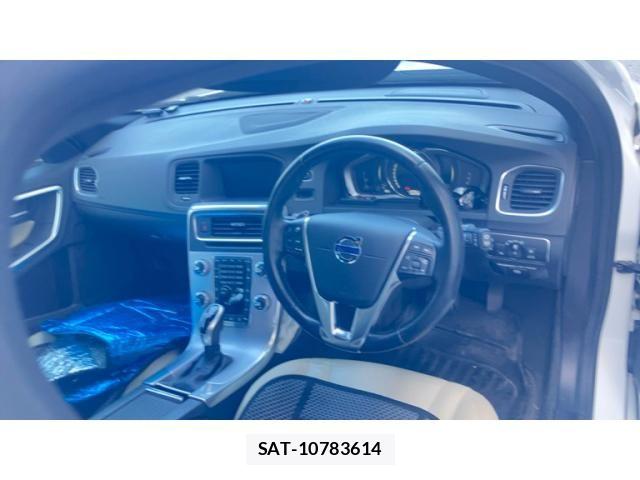 Volvo V60 2017-04 7394715-17
