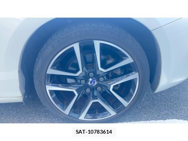 Volvo V60 2017-04 7394715-5