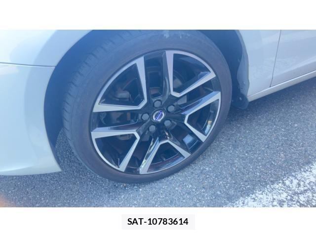 Volvo V60 2017-04 7394715-6