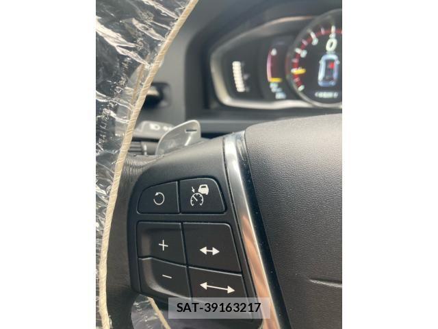 Volvo V60 2015-11 7458685-18