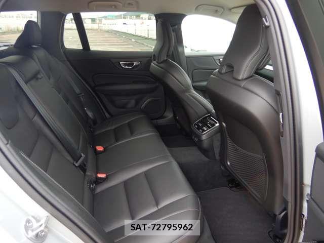 Volvo V60 2025-09 7458683-10