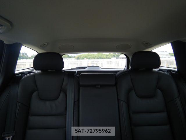 Volvo V60 2025-09 7458683-25